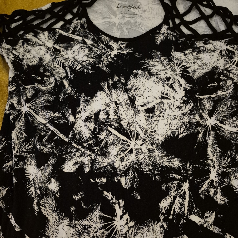 Lovesick Black and White Cut-Out Graphic Tank Top